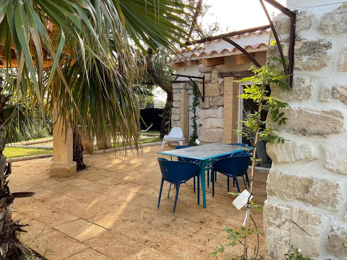 Mazet Du Pecheur Villa Saint Laurent d'Aigouze Bagian luar foto